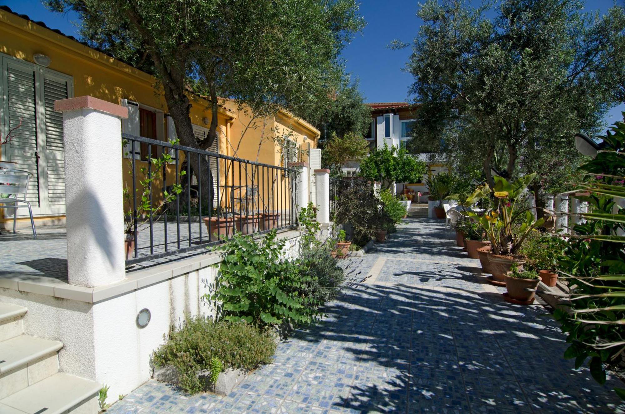 Hotel Paola Carloforte  Exterior foto